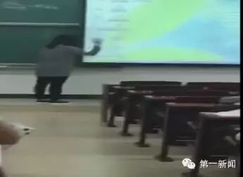 女生上课玩手机被发现 老师要求砸手机否则挂科上课玩手机「女生上课玩手机被发现 老师要求砸手机否则挂科」