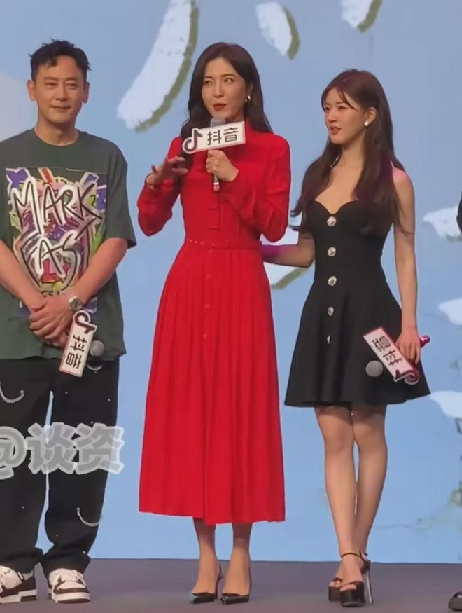 “赵露思妈妈”曾黎：曾艳压章子怡，为何46岁依旧没人敢娶？