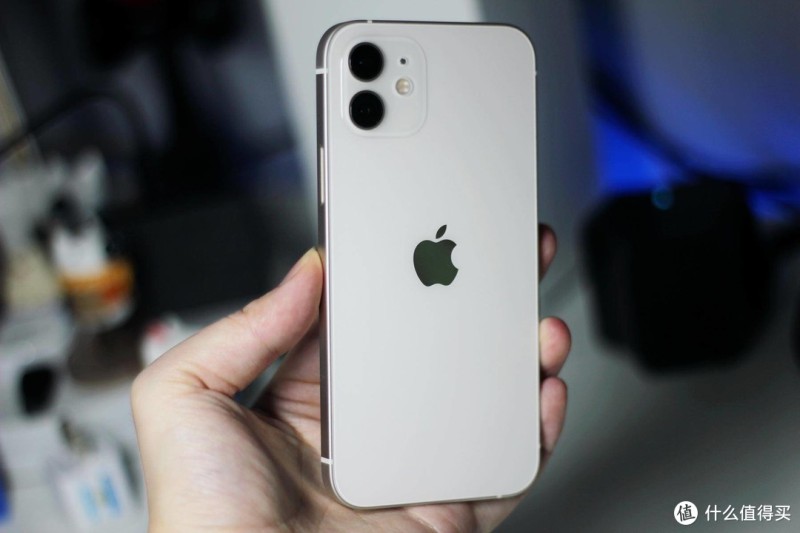 iPhone 12买了，手机壳怎么挑？安全又够潮的决色小彩壳还挺合适iphone手机壳「iPhone 12买了，手机壳怎么挑？安全又够潮的决色小彩壳还挺合适」