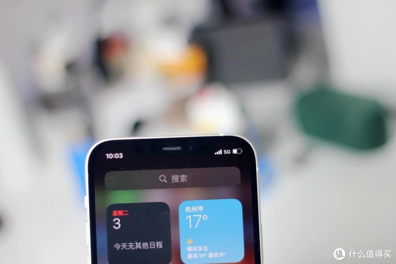 iPhone 12买了，手机壳怎么挑？安全又够潮的决色小彩壳还挺合适