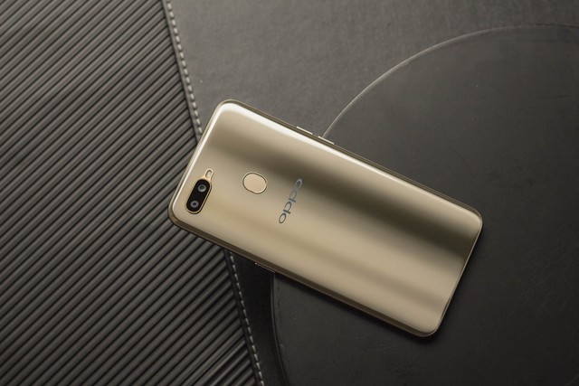 数说OPPO A7：4230mAh成就千元续航王者 