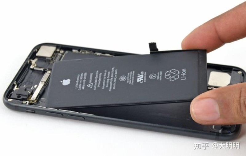 2.2 iPhone 7P换电池在官方苹果店要多少钱？苹果7P换什么牌子的电池好？苹果手机一般能用几年「2.2 iPhone 7P换电池在官方苹果店要多少钱？苹果7P换什么牌子的电池好？」